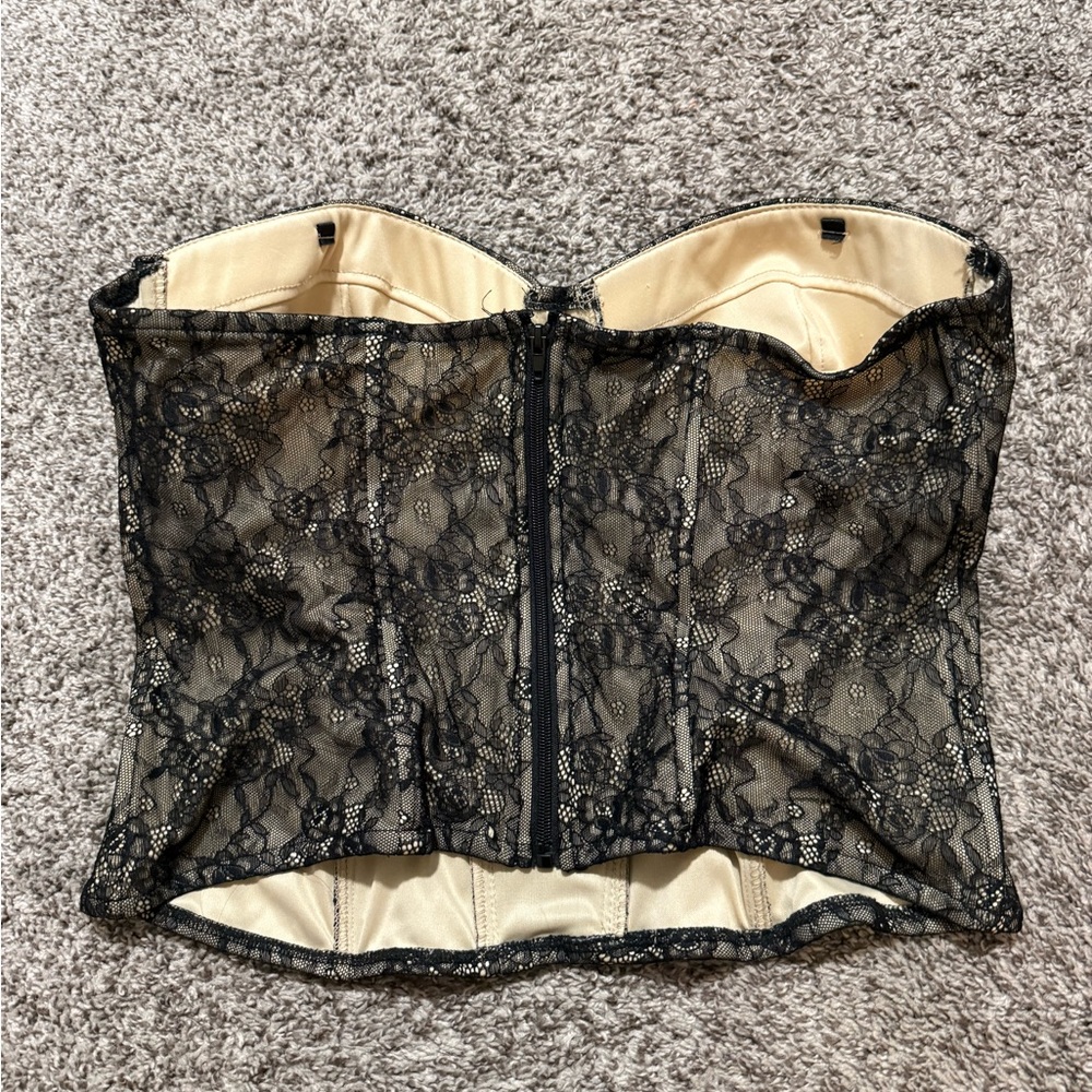 Charlotte Russe Plus size Lace Corset Top NWOT - Picture 2 of 5